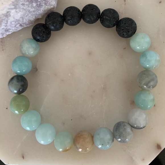 Crystal diffuser bracelet. - Picture 3 of 3